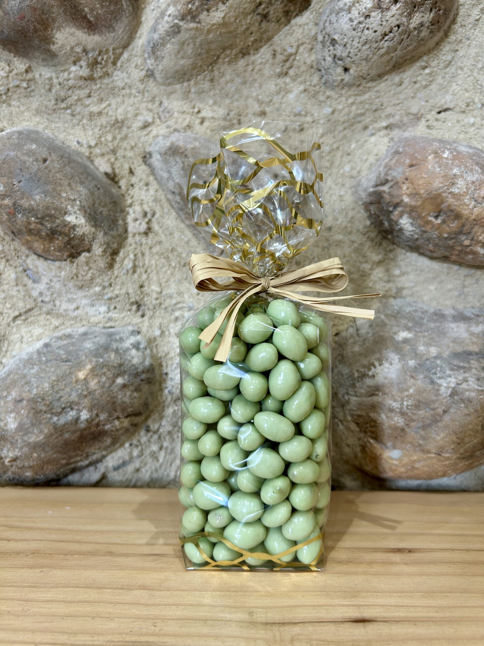 Pistaches enrobées de chocolat blanc à l'huile d'olive – Image 2